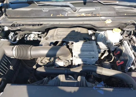 2019 Ram 1500 Laramie 4X4 5'7 Box from USA, damaged, VIN 1C6SRFJT6KN638440